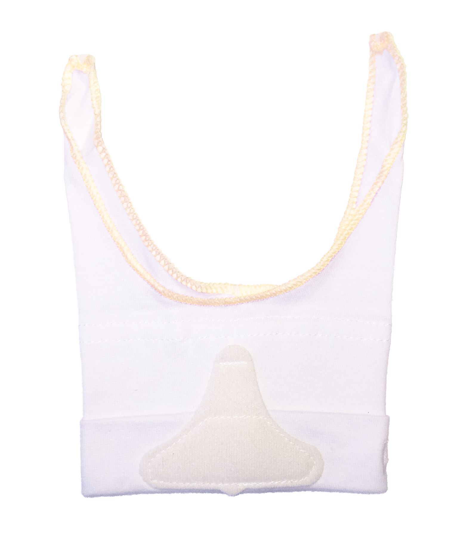 Vit tygmask med beige kant och en trekantig lapp på framsidan, visad mot en vit bakgrund.