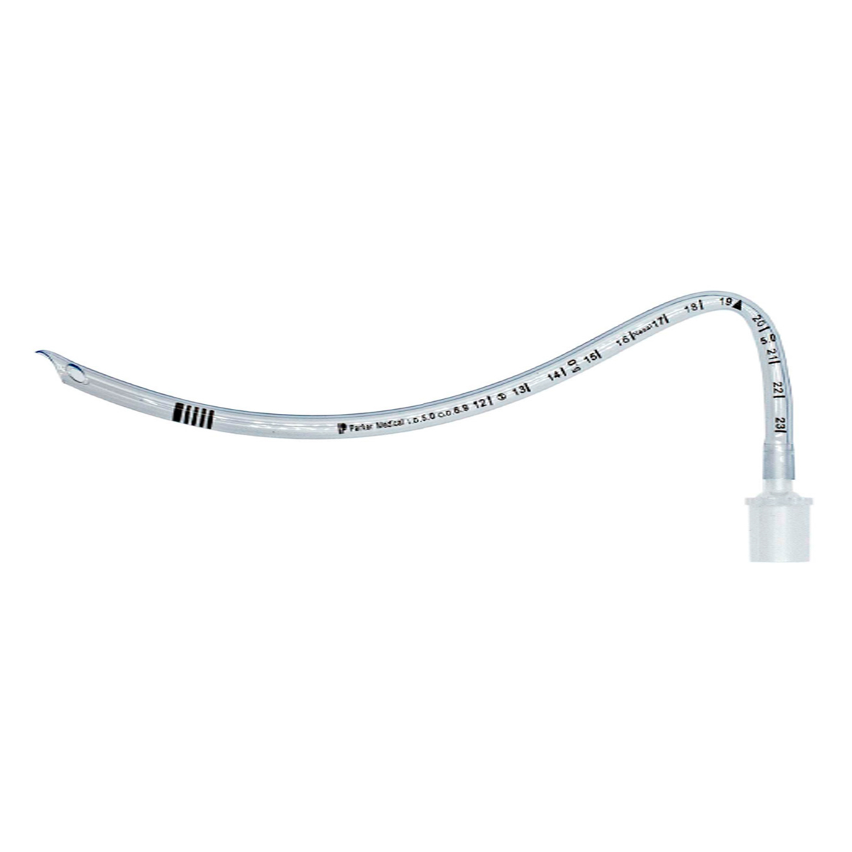 Gennemsigtig intubationstube med markeringer og måleenheder på hvid baggrund.