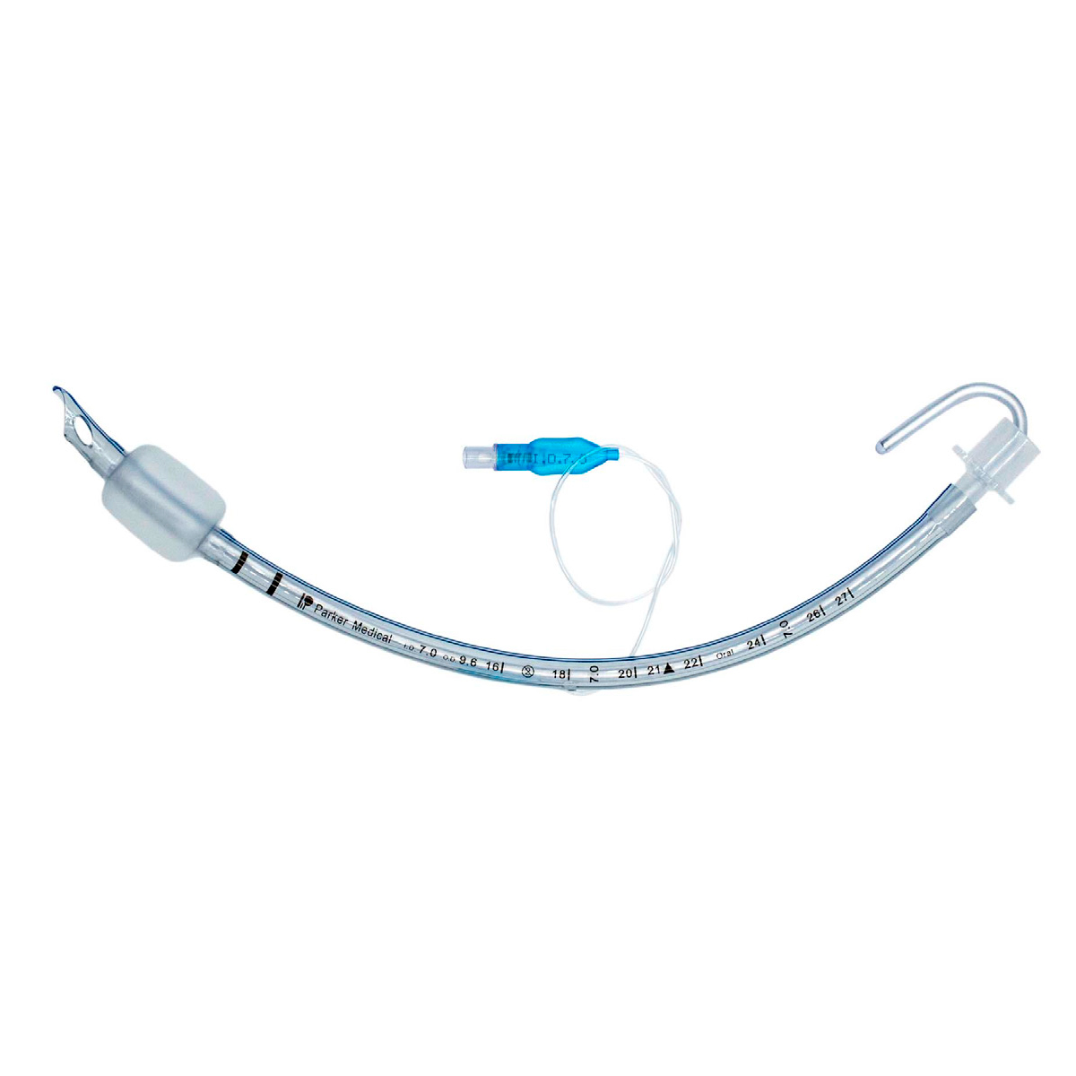 Medicinsk intubationstube i plast med oppustelig ballon og blå adapter, bruges til luftvejshåndtering.