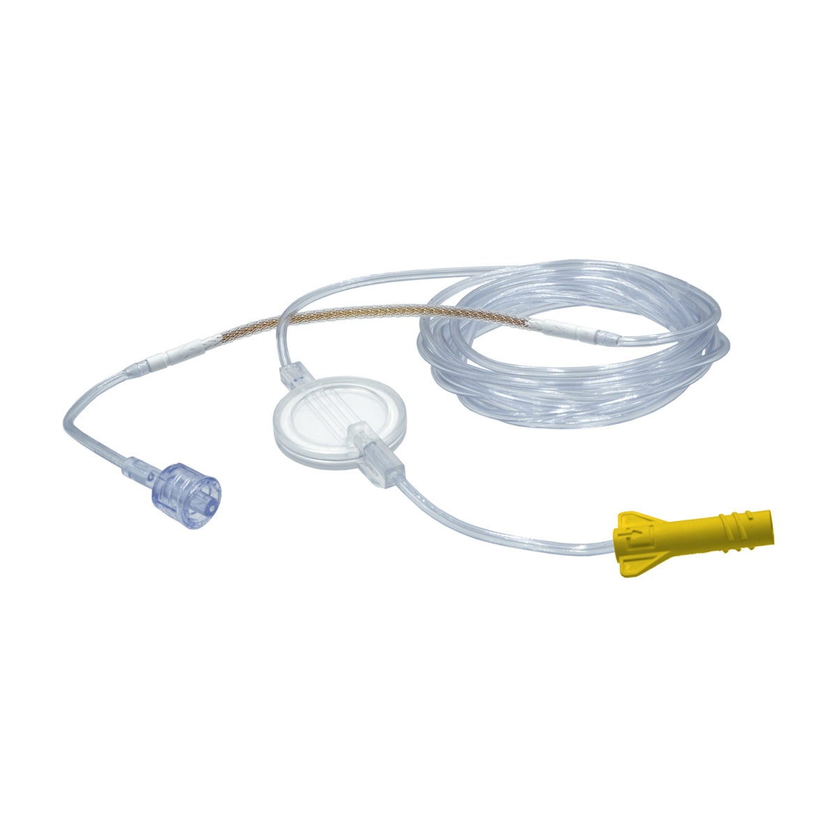 Medicinsk infusionsslange med filter, klar plast og gul og lilla kobling, snoet på hvid baggrund.