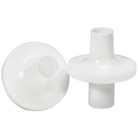 To hvide plastbakterielle virale filtre, cylindriske med flade baser, almindeligt brugt i respiratorisk terapi.
